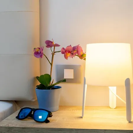 523 Las Terrazas Chic Apartment, Free Wi Fi Pool * Playa de las Américas